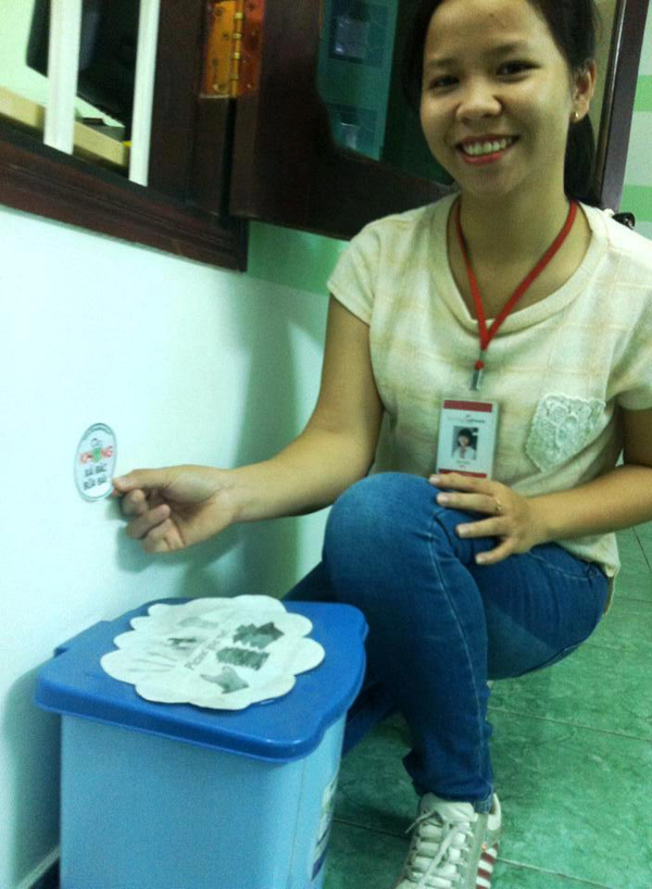 Công[-]ty[-]Success[-]Sofware[-]Service[-]tham[-]gia[-]dán[-]sticker[-]"Không[-]xả[-]rác[-]bừa[-]bãi"